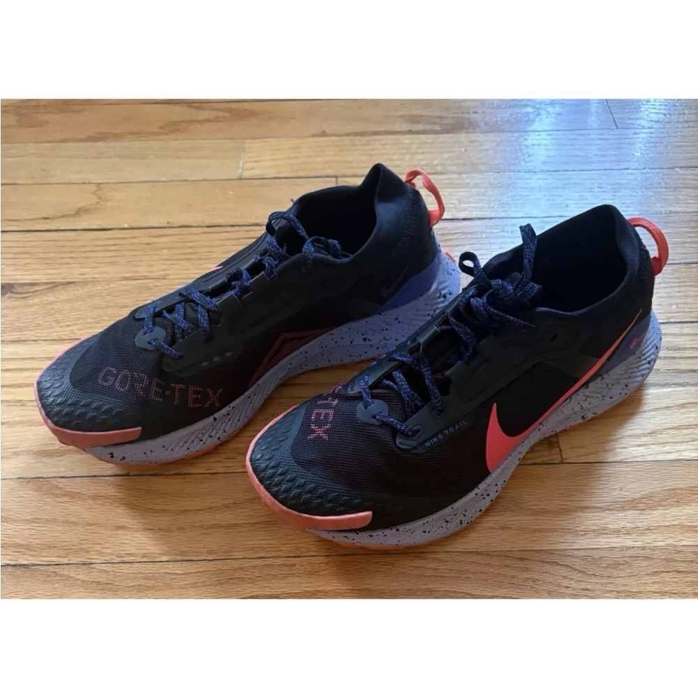 Size 10 - Nike Pegasus Trail 3 GTX Black Flash Crimson W